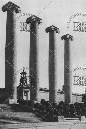 Columnas de Puig i Cadafalch en Montjuïc. Ref: MZ01144