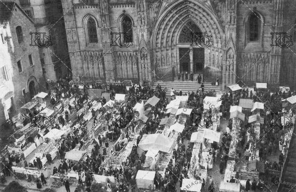 Mercado de Santa Llúcia en Navidad frente la Catedral. Ref: MZ01171