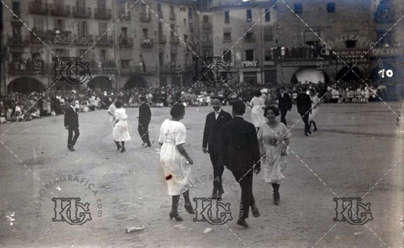 Vic. Grupos de danza en la Plaza Mayor.. Ref: 3010235
