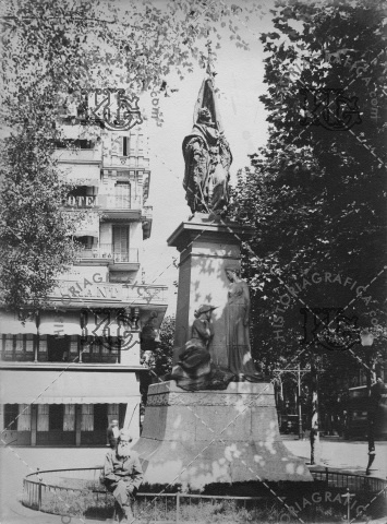 Monumento a Rafael Casanovas. Ref: MZ00090