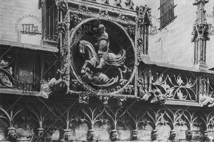 Sant Jordi en la fachada de la Generalitat. Ref: MZ01156